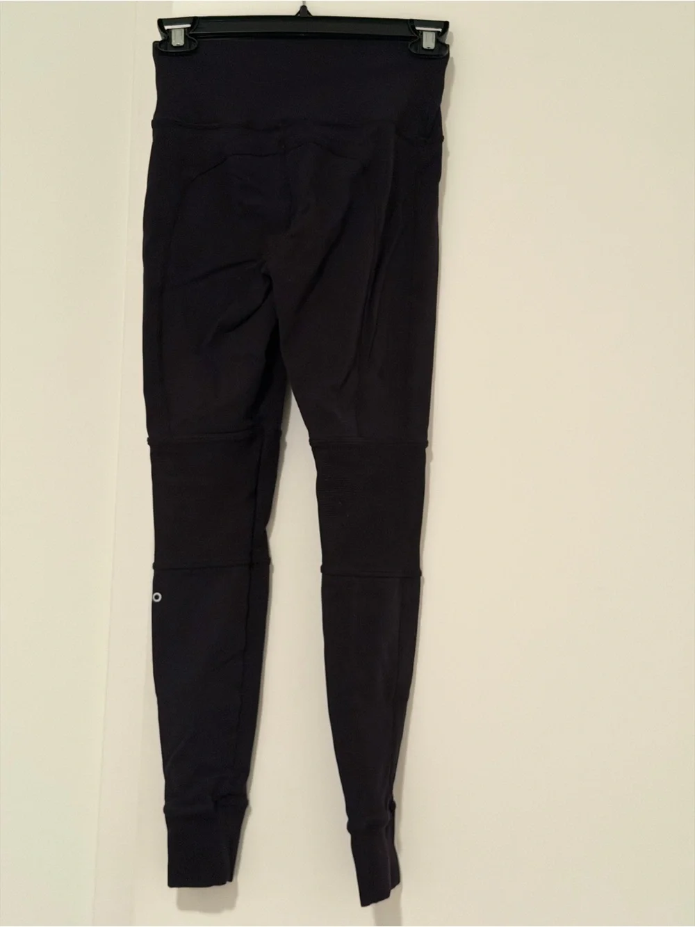 $134 ALO YOGA black Avenue LEGGINGS SIZE XS